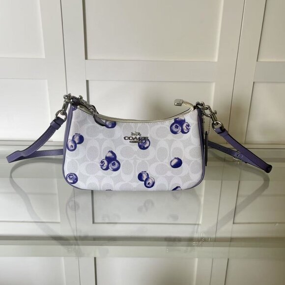 NWT Coach Teri Shoulder Bag In Signature Canvas With Blueberry Print - Picture 1 of 3